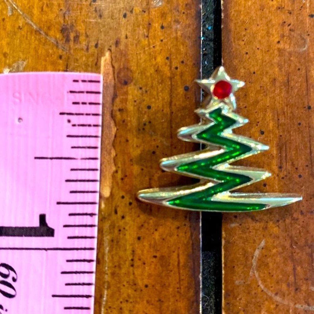 Darling Enamel Christmas Tree Pin - Picture 4 of 4